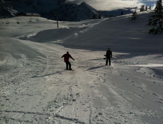  在夏蒙尼的滑雪场上努力 